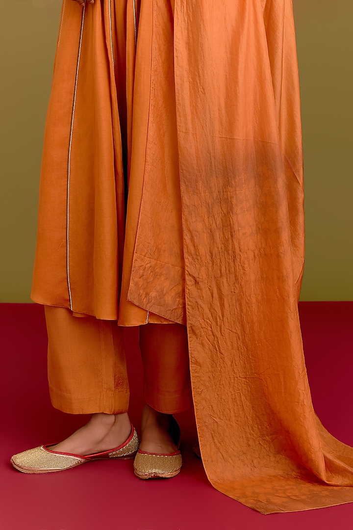 Orange Cotton Silk Satin Kurta Set by Devnaagri at Pernia's Pop Up Shop