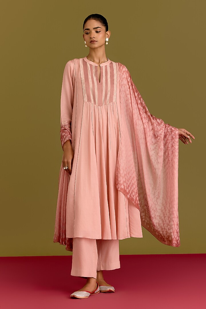 Blush PInk Cotton Silk Satin Kurta Set by Devnaagri at Pernia's Pop Up Shop
