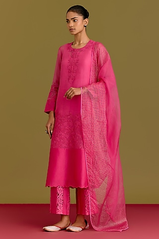 Fuchsia Silk Chanderi Dori Embroidered Kurta Set by Devnaagri