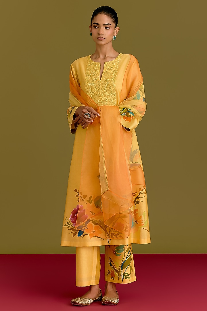 Yellow Silk Chanderi Hand Painted Kurta Set by Devnaagri at Pernia's Pop Up Shop