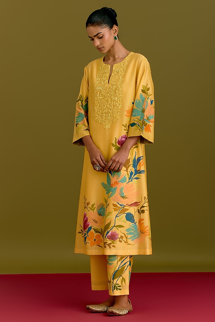 Yellow Silk Chanderi Hand Painted Kurta Set by Devnaagri at Pernia's Pop Up Shop