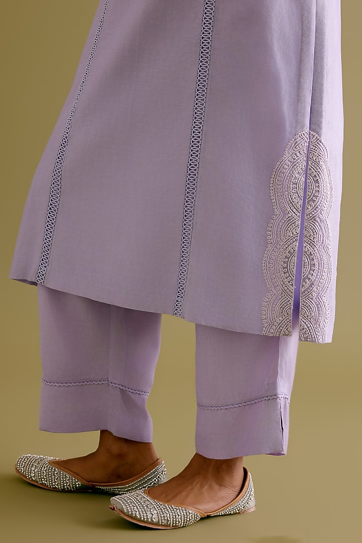 Lilac Silk Chanderi Dori Embroidered Kurta Set by Devnaagri at Pernia's Pop Up Shop