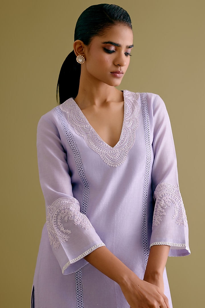 Lilac Silk Chanderi Dori Embroidered Kurta Set by Devnaagri at Pernia's Pop Up Shop