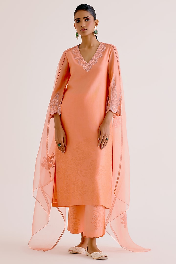 Soft Peach Silk Chanderi Dori Embroidered & Printed Kurta Set by Devnaagri at Pernia's Pop Up Shop