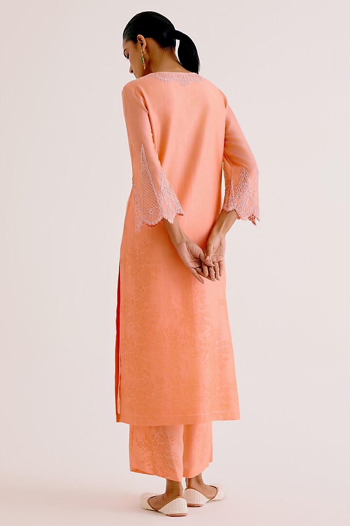 Soft Peach Silk Chanderi Dori Embroidered & Printed Kurta Set by Devnaagri at Pernia's Pop Up Shop