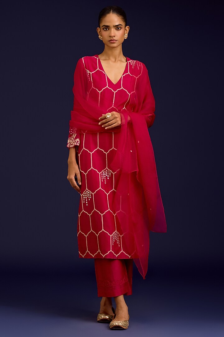 Fuchsia Pink Silk Chanderi Mirror Embroidered Kurta Set by Devnaagri at Pernia's Pop Up Shop