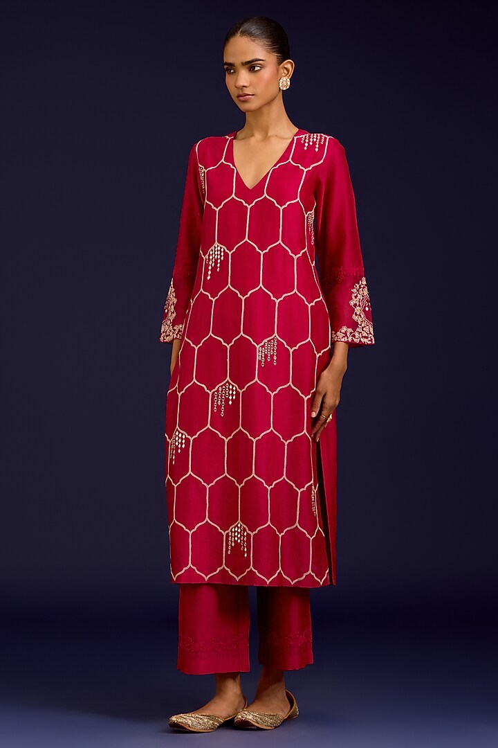 Fuchsia Pink Silk Chanderi Mirror Embroidered Kurta Set by Devnaagri at Pernia's Pop Up Shop