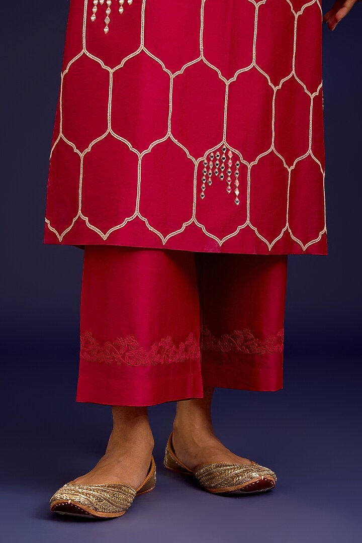 Fuchsia Pink Silk Chanderi Mirror Embroidered Kurta Set by Devnaagri at Pernia's Pop Up Shop