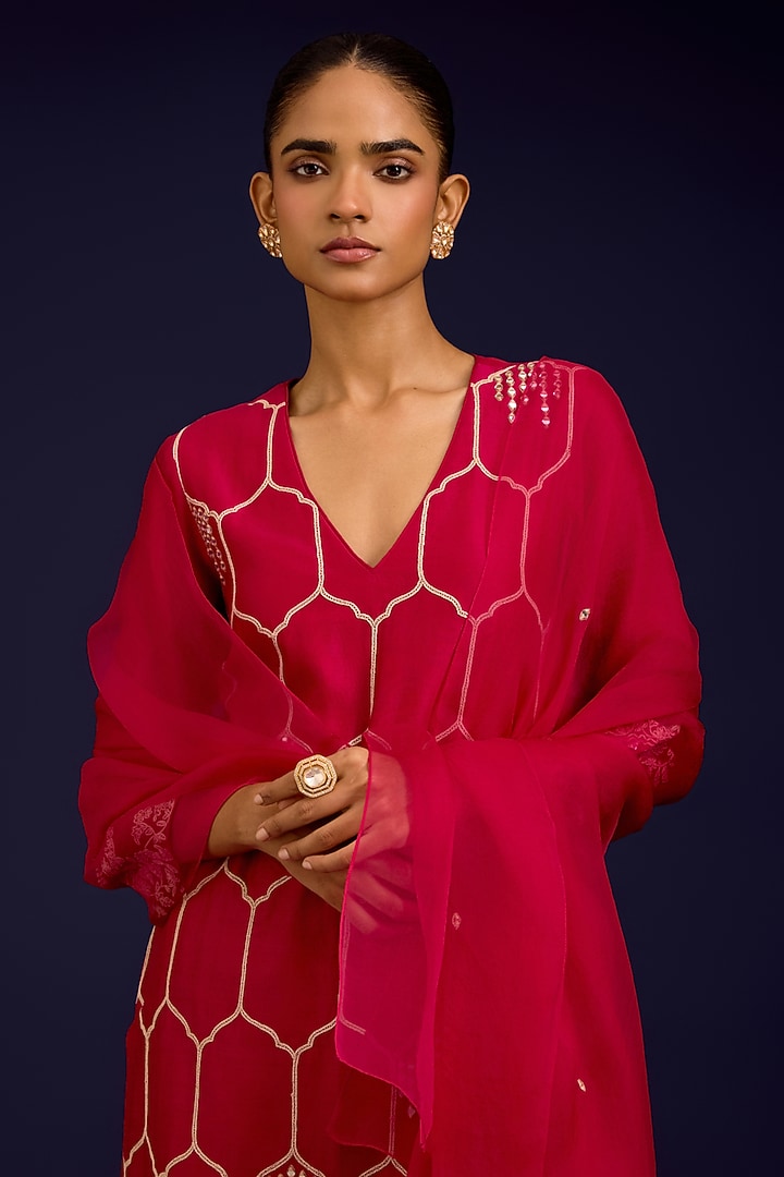 Fuchsia Pink Silk Chanderi Mirror Embroidered Kurta Set by Devnaagri at Pernia's Pop Up Shop