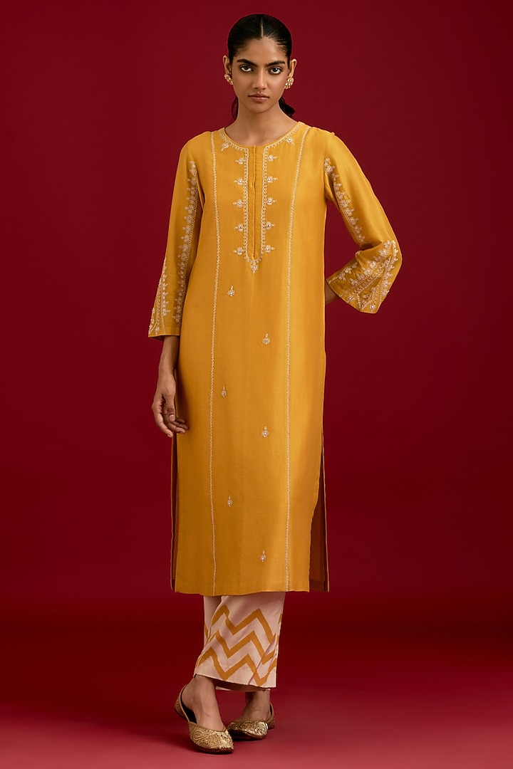 Mustard Silk Chanderi Mirror Embroidered Kurta Set by Devnaagri at Pernia's Pop Up Shop