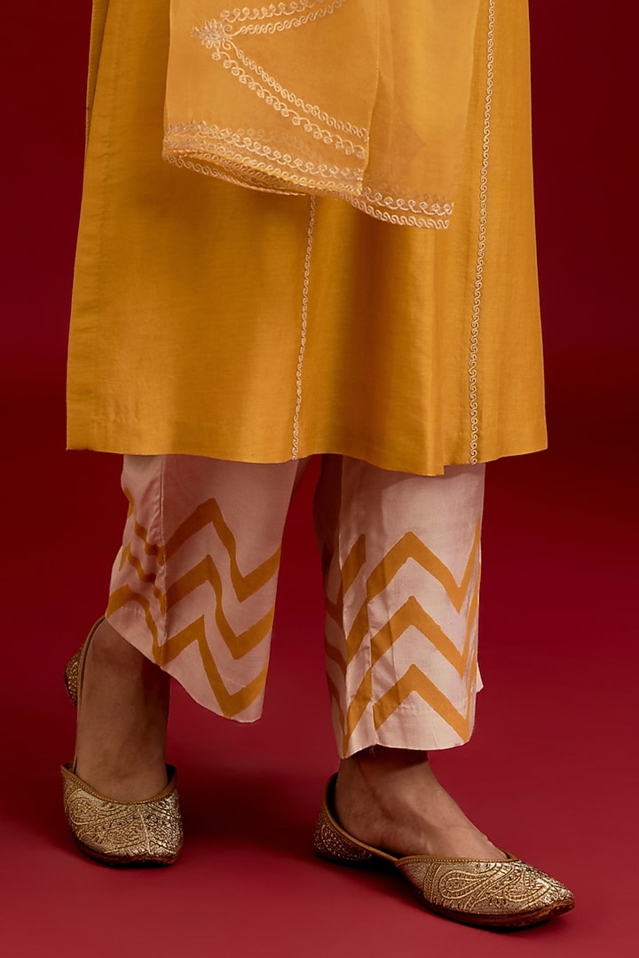 Mustard Silk Chanderi Mirror Embroidered Kurta Set by Devnaagri at Pernia's Pop Up Shop