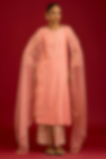 Pink Silk Chanderi Mirror Embroidered Kurta Set by Devnaagri at Pernia's Pop Up Shop