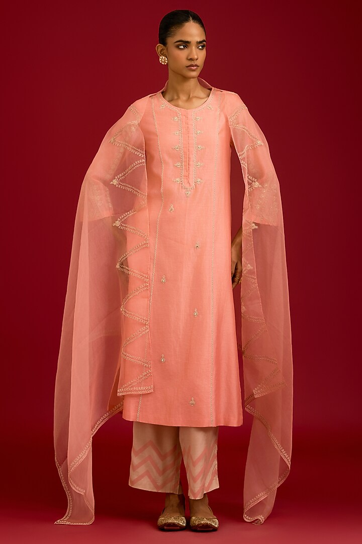 Pink Silk Chanderi Mirror Embroidered Kurta Set by Devnaagri at Pernia's Pop Up Shop