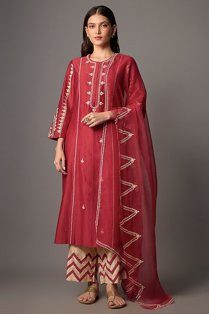 Red Silk Chanderi Sequins Embroidered Kurta Set by Devnaagri at Pernia's Pop Up Shop