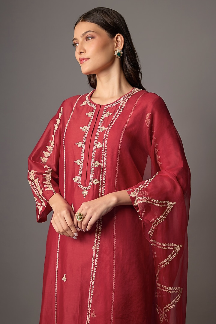 Red Silk Chanderi Sequins Embroidered Kurta Set by Devnaagri at Pernia's Pop Up Shop