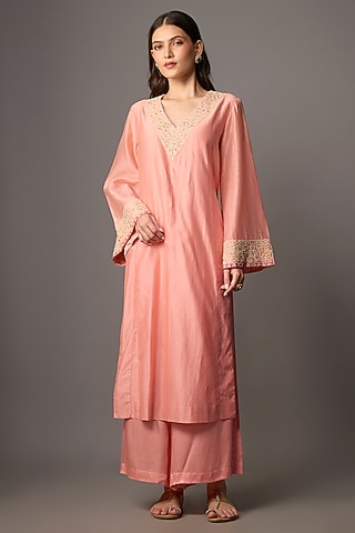 Peach Silk Chanderi Sequins Embroidered Kurta Set by Devnaagri
