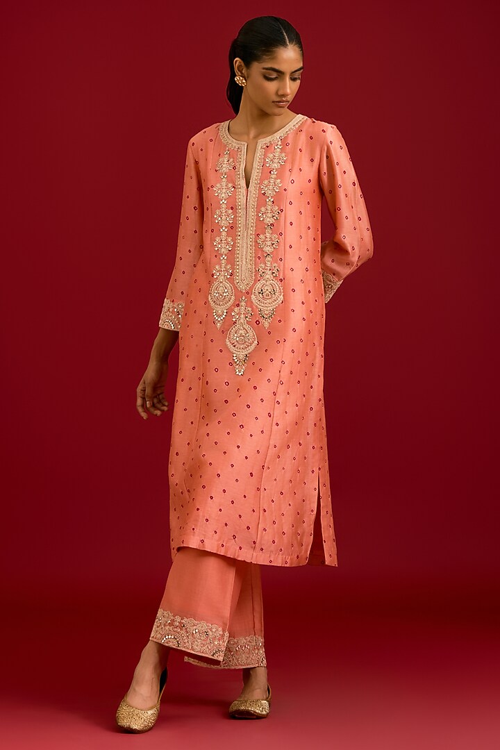 Peach & Red Bandhej Thread Embroidered Kurta Set by Devnaagri at Pernia's Pop Up Shop