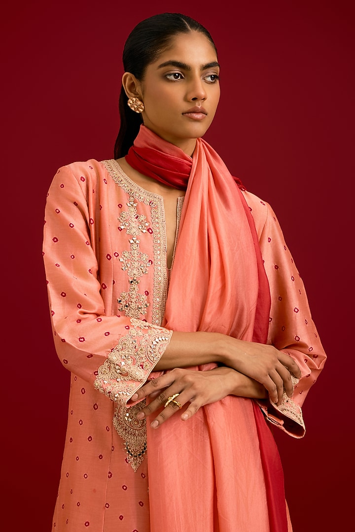 Peach & Red Bandhej Thread Embroidered Kurta Set by Devnaagri at Pernia's Pop Up Shop