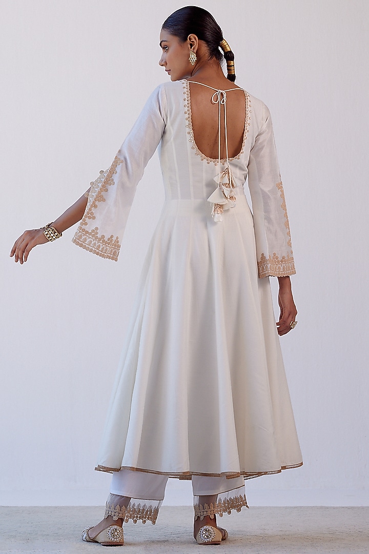 Ivory Embroidered Wedding Anarkali Set by Devnaagri at Pernia's Pop Up Shop