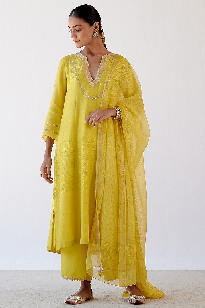 Yellow Embroidered Kurta Set by Devnaagri at Pernia's Pop Up Shop