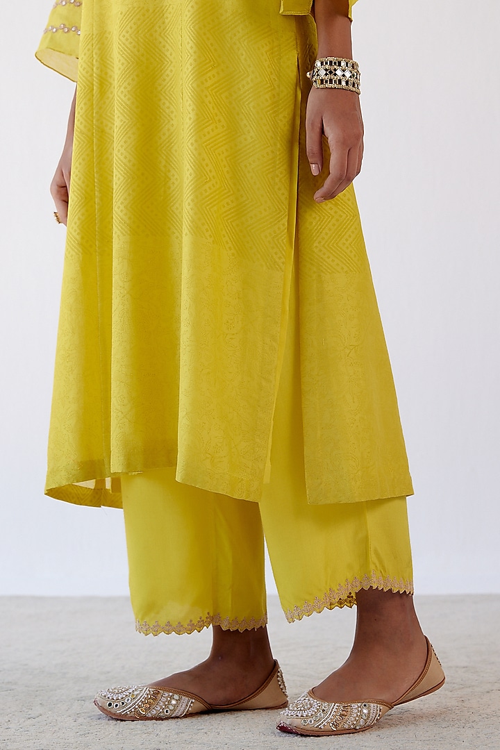 Yellow Embroidered Kurta Set by Devnaagri at Pernia's Pop Up Shop