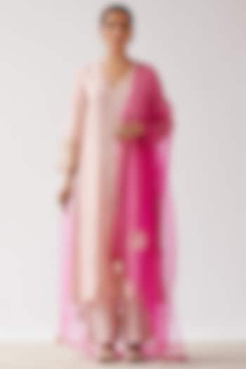 Blush Pink Embroidered Kurta Set by Devnaagri