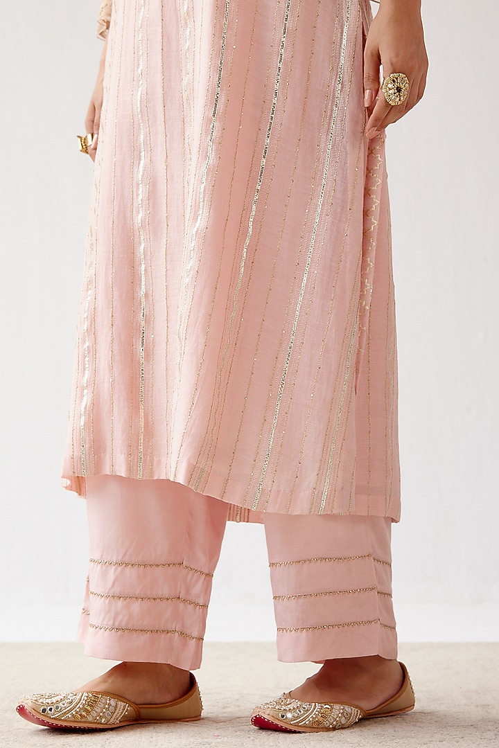 Blush Pink Embroidered Kurta Set by Devnaagri at Pernia's Pop Up Shop