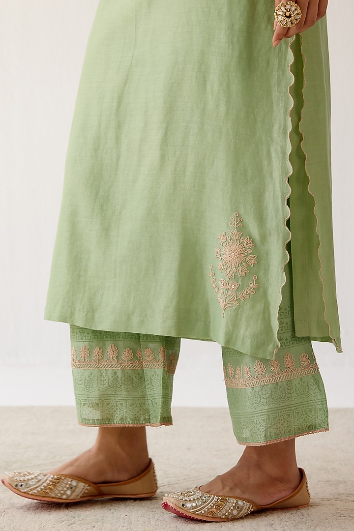 Green Embroidered Kurta Set by Devnaagri at Pernia's Pop Up Shop