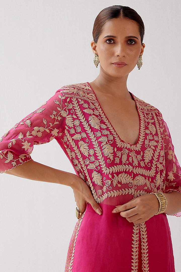 Fuschia Dori Embroidered Kurta Set by Devnaagri at Pernia's Pop Up Shop