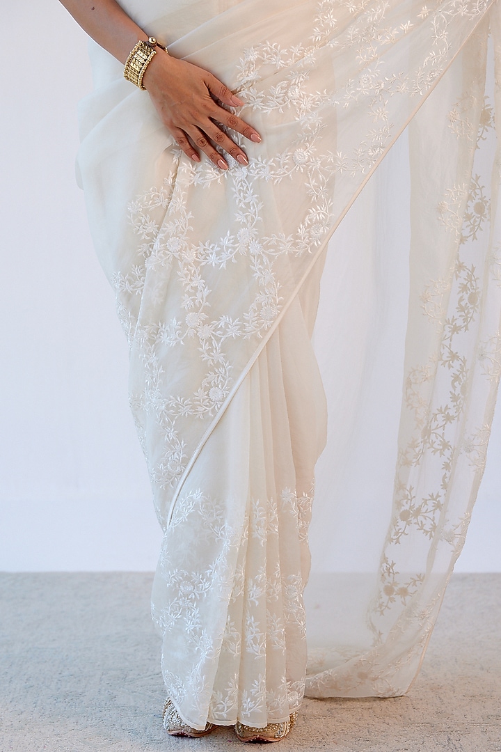 Ivory Embroidered Wedding Saree Set by Devnaagri at Pernia's Pop Up Shop