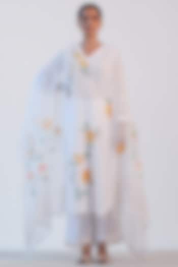 Ivory Hand-Painted Kurta Set by Devnaagri at Pernia's Pop Up Shop