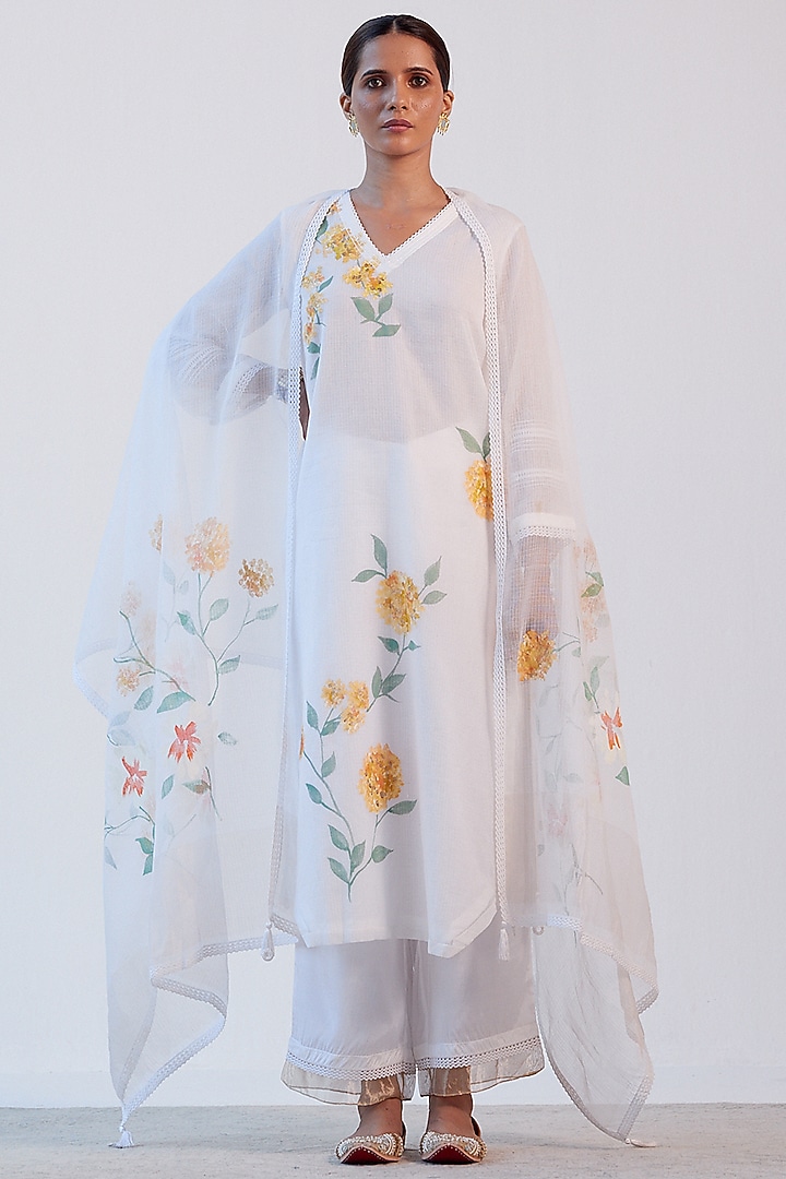 Ivory Hand-Painted Kurta Set by Devnaagri at Pernia's Pop Up Shop