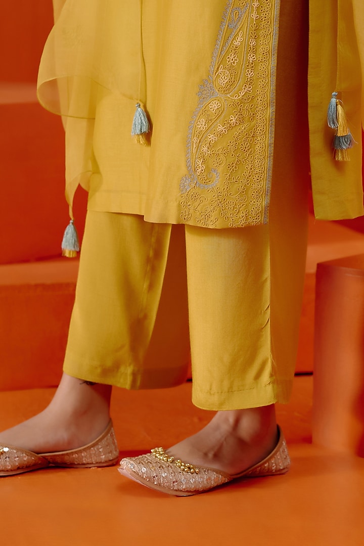 Mustard Silk Chanderi Dori Embroidered Kurta Set by Devnaagri at Pernia's Pop Up Shop