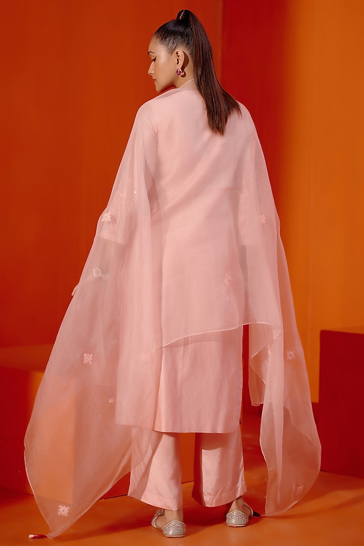 Blush Pink Silk Chanderi Dori Embroidered Kurta Set by Devnaagri at Pernia's Pop Up Shop