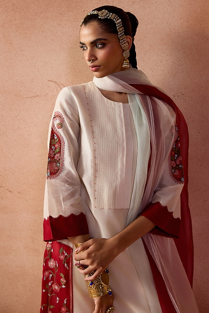 Ivory & Maroon Silk Chanderi Dori Embroidered Kurta Set by Devnaagri at Pernia's Pop Up Shop