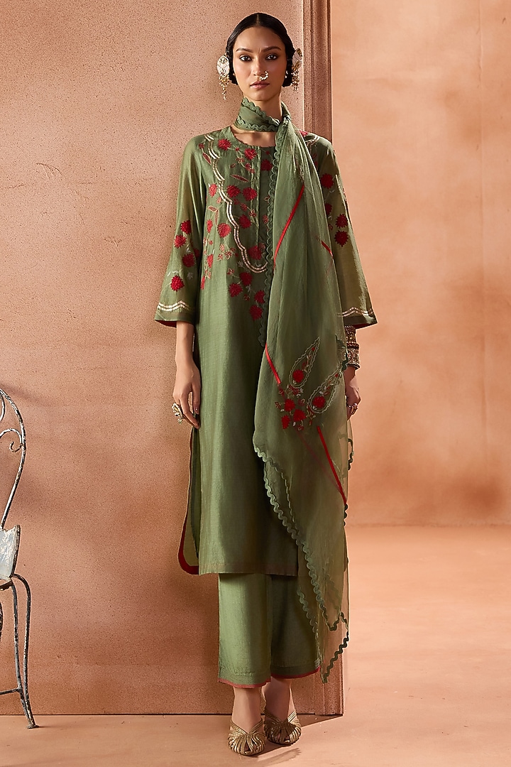 Green Silk Chanderi Dori Embroidered Kurta Set by Devnaagri at Pernia's Pop Up Shop