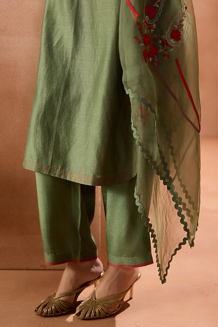 Green Silk Chanderi Dori Embroidered Kurta Set by Devnaagri at Pernia's Pop Up Shop