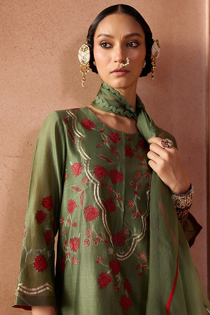 Green Silk Chanderi Dori Embroidered Kurta Set by Devnaagri at Pernia's Pop Up Shop