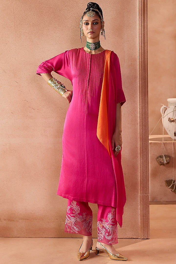 Fuchsia Cotton Silk Embroidered Kurta Set by Devnaagri at Pernia's Pop Up Shop