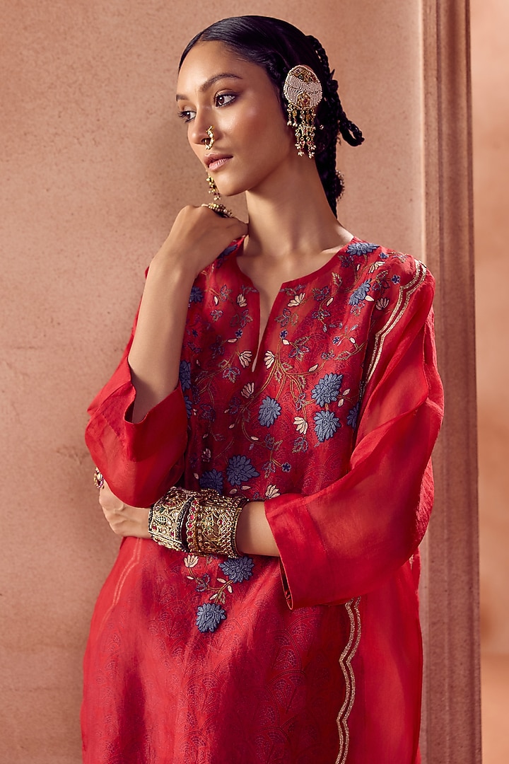 Maroon Silk Organza & Printed Muslin Kaftan Set by Devnaagri at Pernia's Pop Up Shop