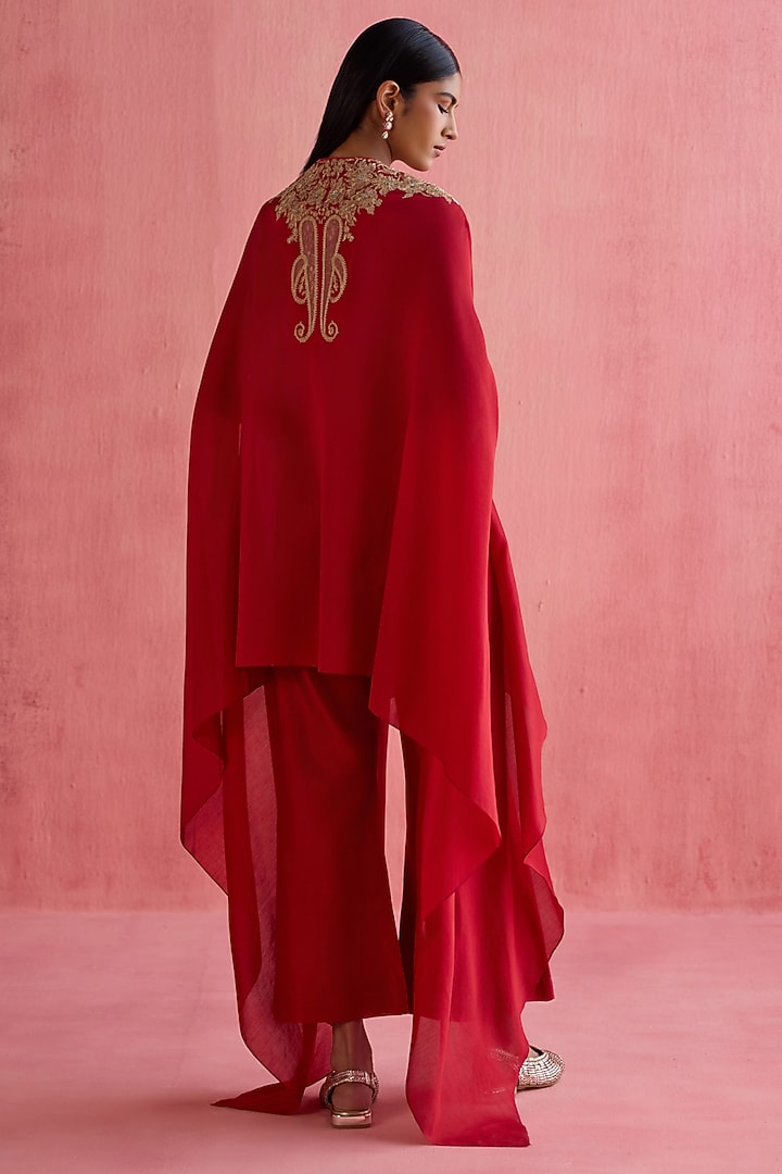 Red Silk Chanderi Zari Embellished Cape Set by Devnaagri at Pernia's Pop Up Shop