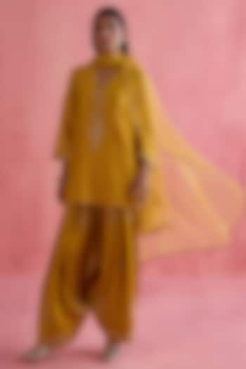 Mustard Silk Chanderi Sequins Embellished Kurta Set by Devnaagri at Pernia's Pop Up Shop