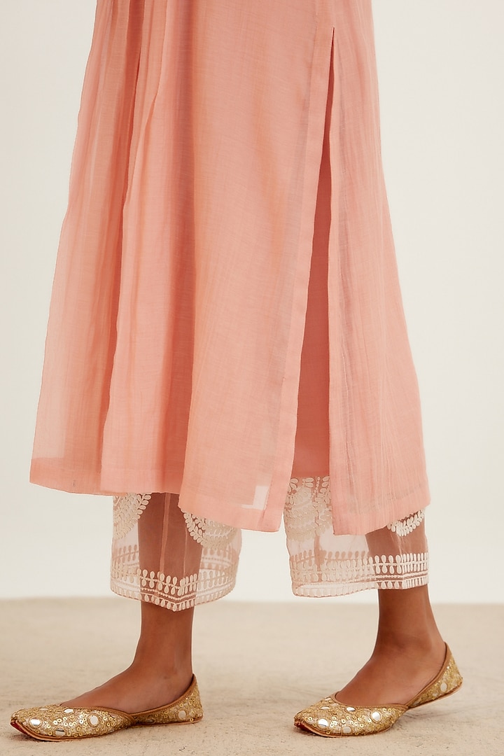 Blush Pink Embroidered Kurta Set by Devnaagri at Pernia's Pop Up Shop