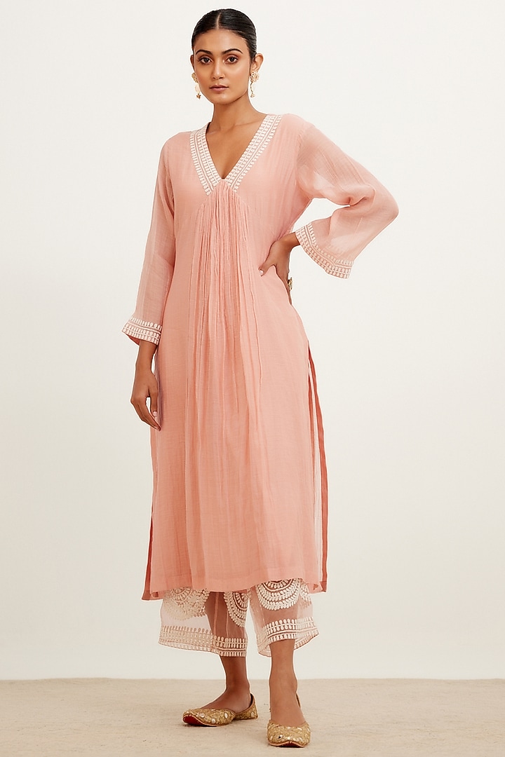 Blush Pink Embroidered Kurta Set by Devnaagri at Pernia's Pop Up Shop