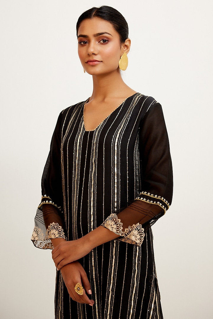 Black Zari Embellished Kurta Set by Devnaagri at Pernia's Pop Up Shop