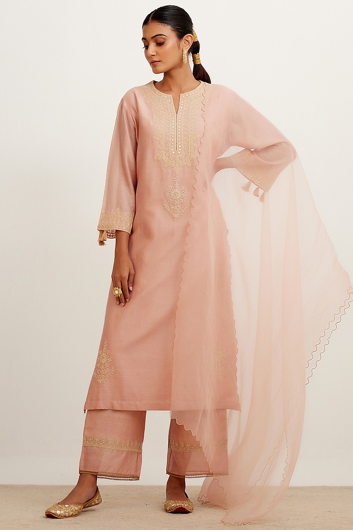 Rose Pink Chanderi Embroidered Kurta Set by Devnaagri at Pernia's Pop Up Shop