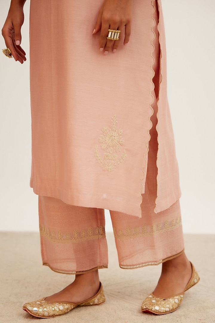 Rose Pink Chanderi Embroidered Kurta Set by Devnaagri at Pernia's Pop Up Shop