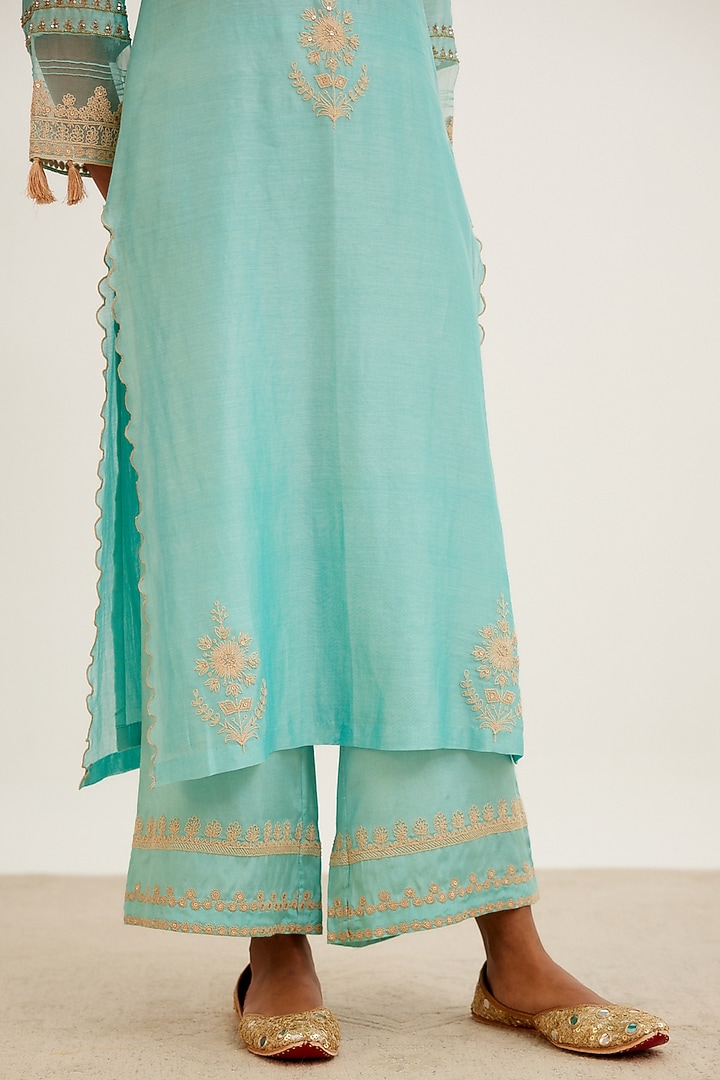 Turquoise Blue Embroidered Kurta Set by Devnaagri at Pernia's Pop Up Shop