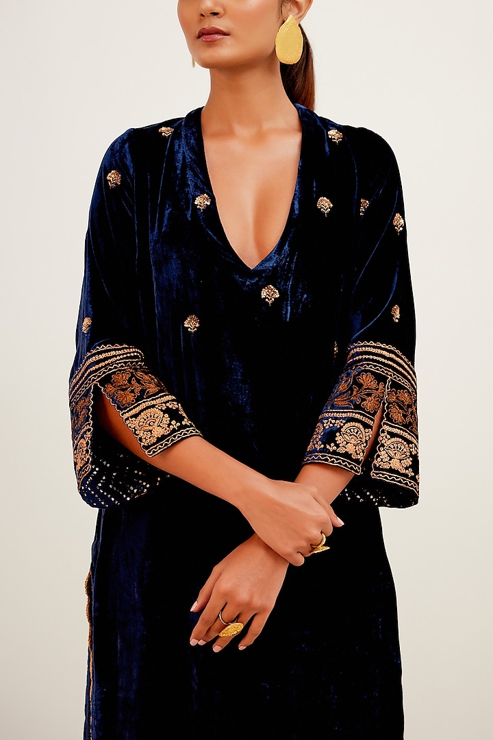 Navy Blue Velvet Embroidered Kurta Set by Devnaagri at Pernia's Pop Up Shop