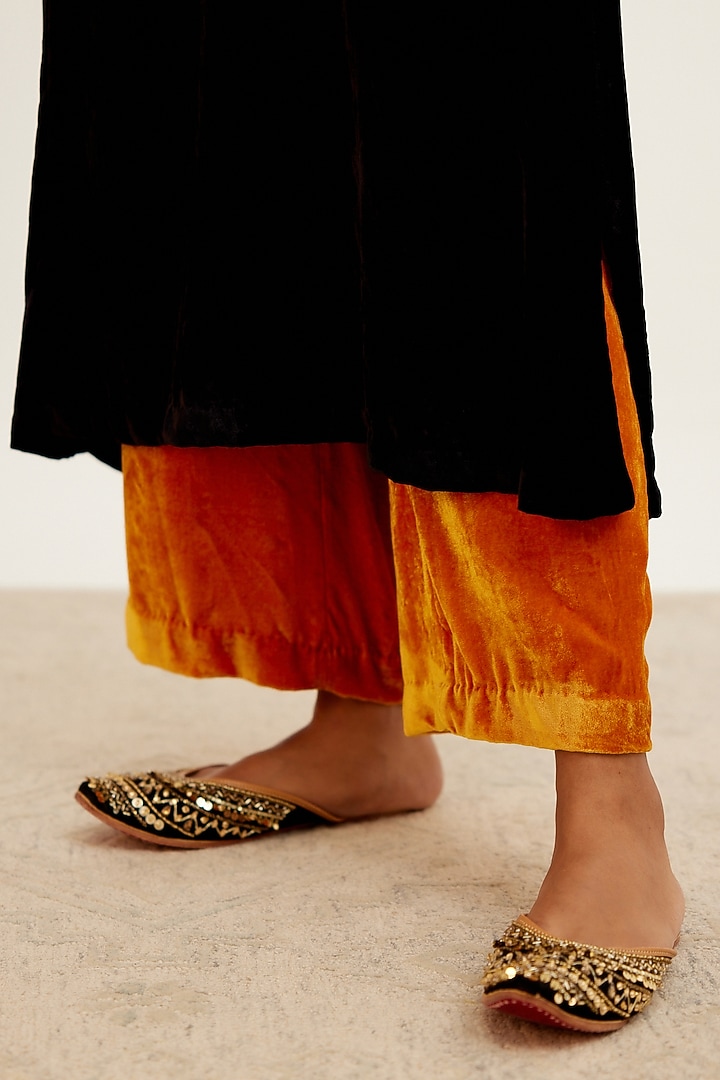 Black Velvet Embroidered Kurta Set by Devnaagri at Pernia's Pop Up Shop